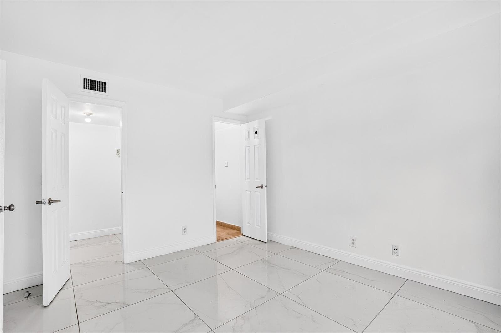 840 PINE Drive 104 photo 21