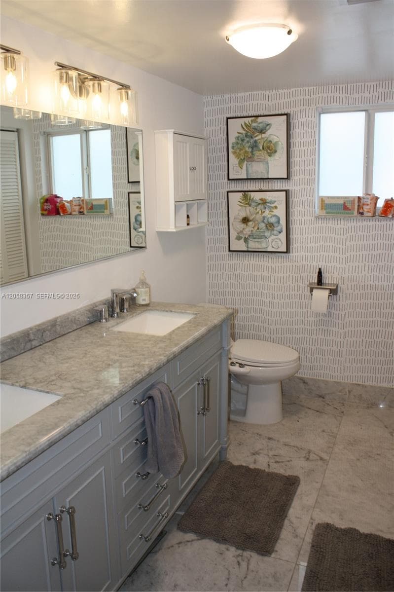 1701 Sunset Harbour Dr F308 photo 10