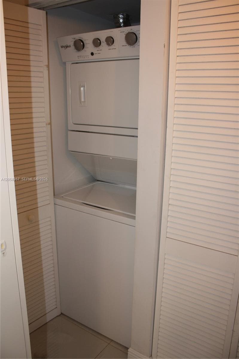 1701 Sunset Harbour Dr F308 photo 25