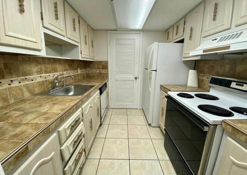 301 Croton Avenue 407 photo 3