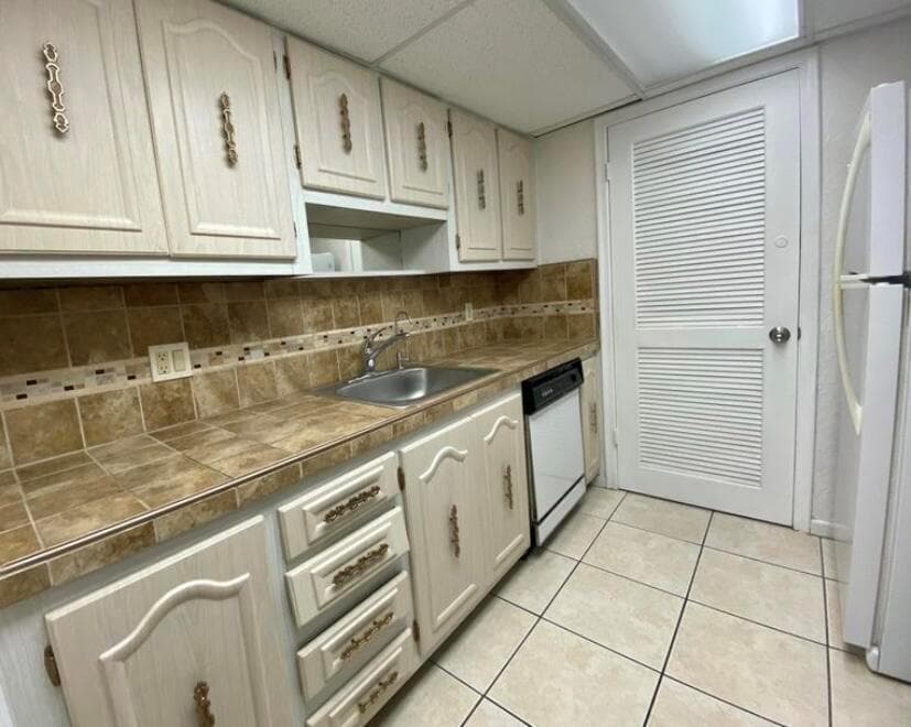 301 Croton Avenue 407 photo 4