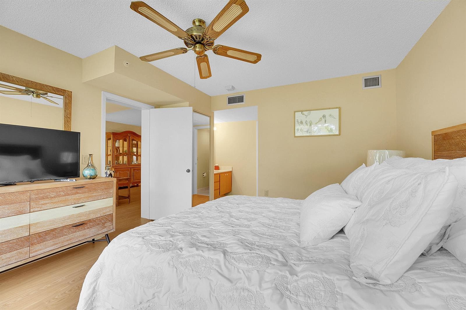 2001 Marina Isle Way 203 photo 17