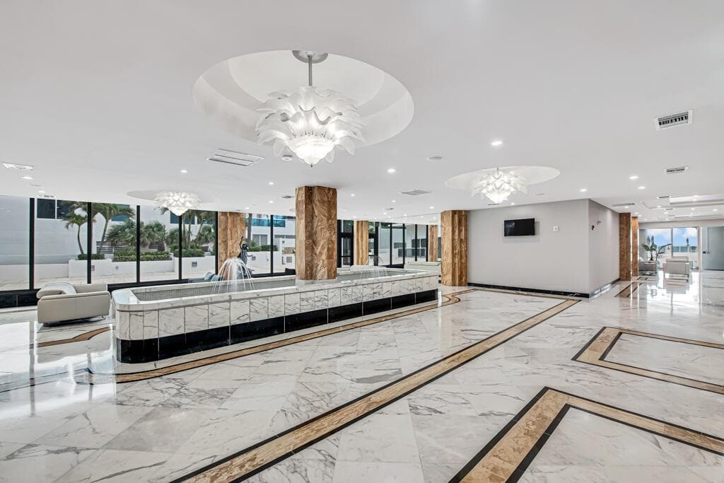 2751 S Ocean Drive 1008 photo 6