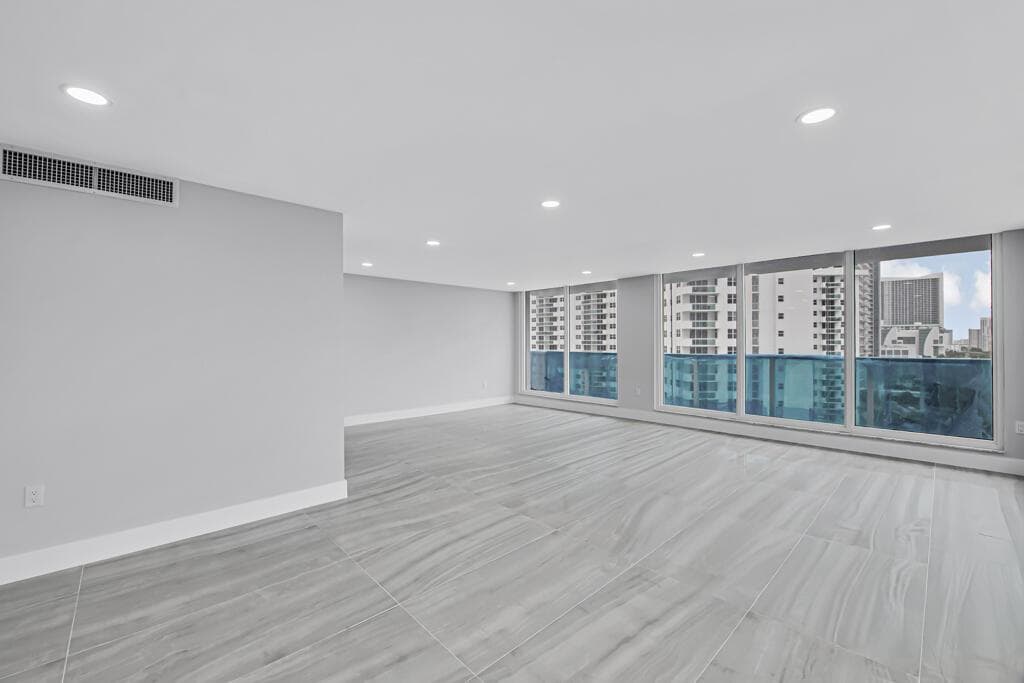 2751 S Ocean Drive 1008 photo 16