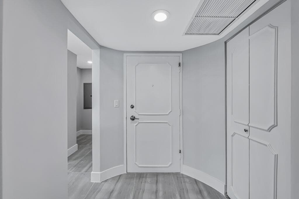 2751 S Ocean Drive 1008 photo 9