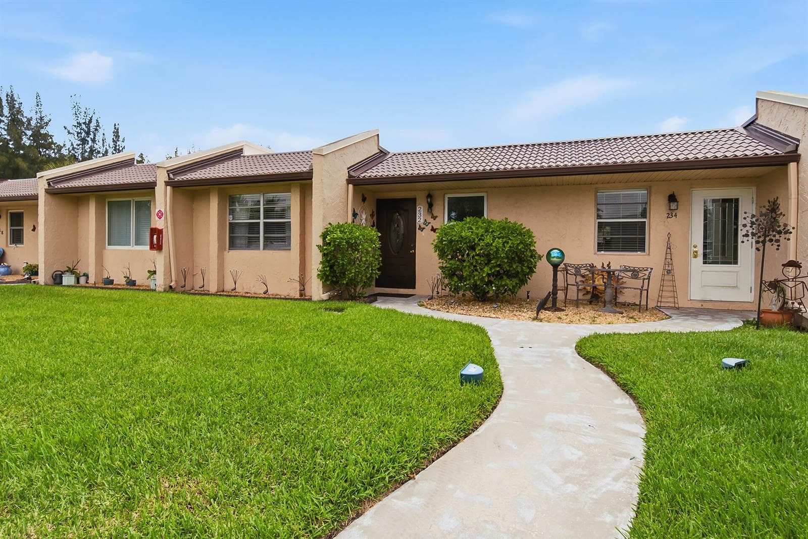 232 Lake Meryl Drive photo 1