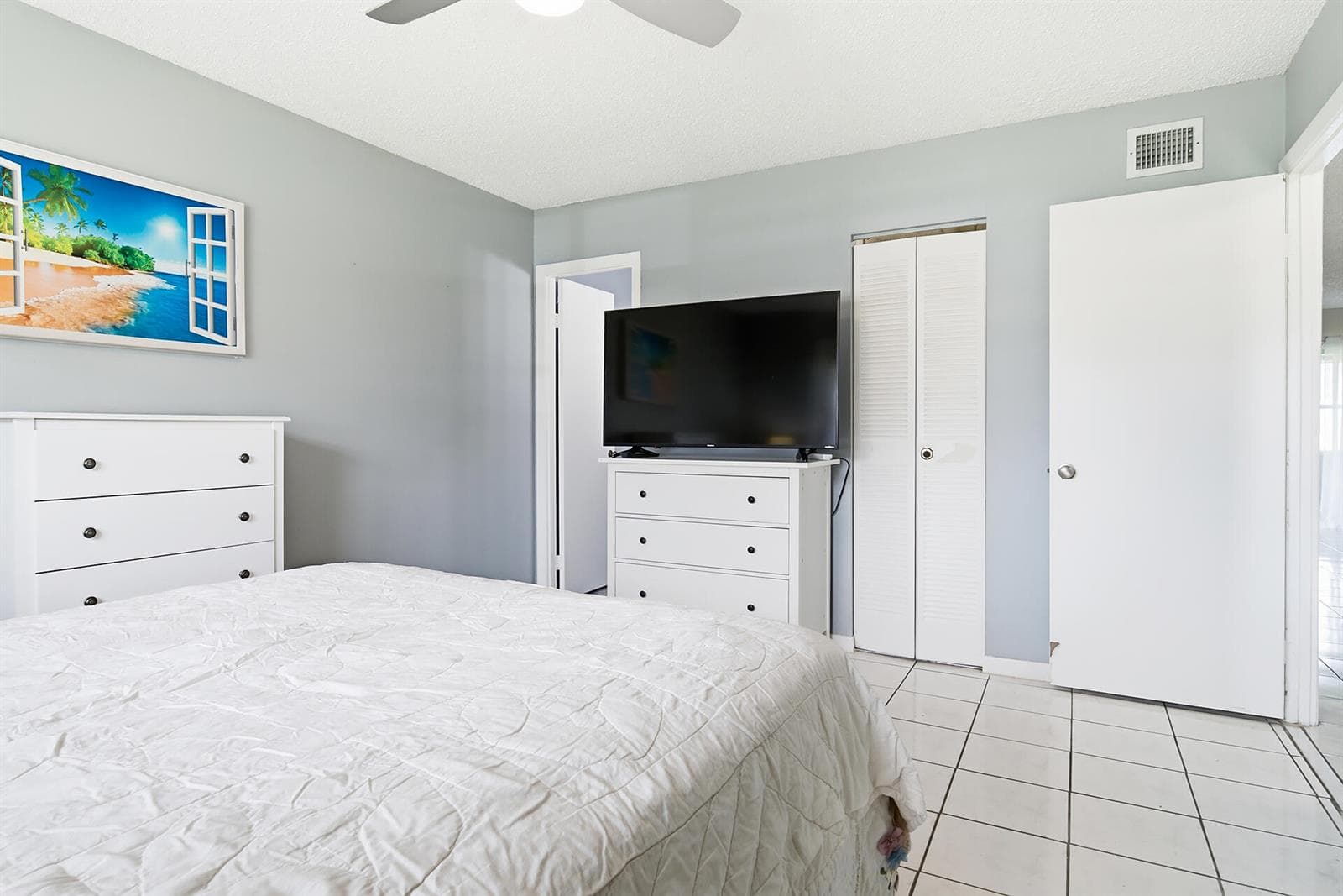 232 Lake Meryl Drive photo 9