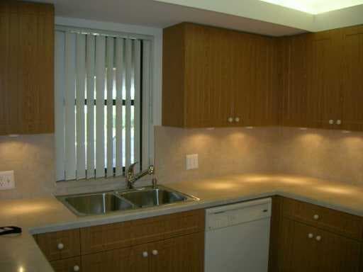 19800 Sandpointe Bay 104 photo 6