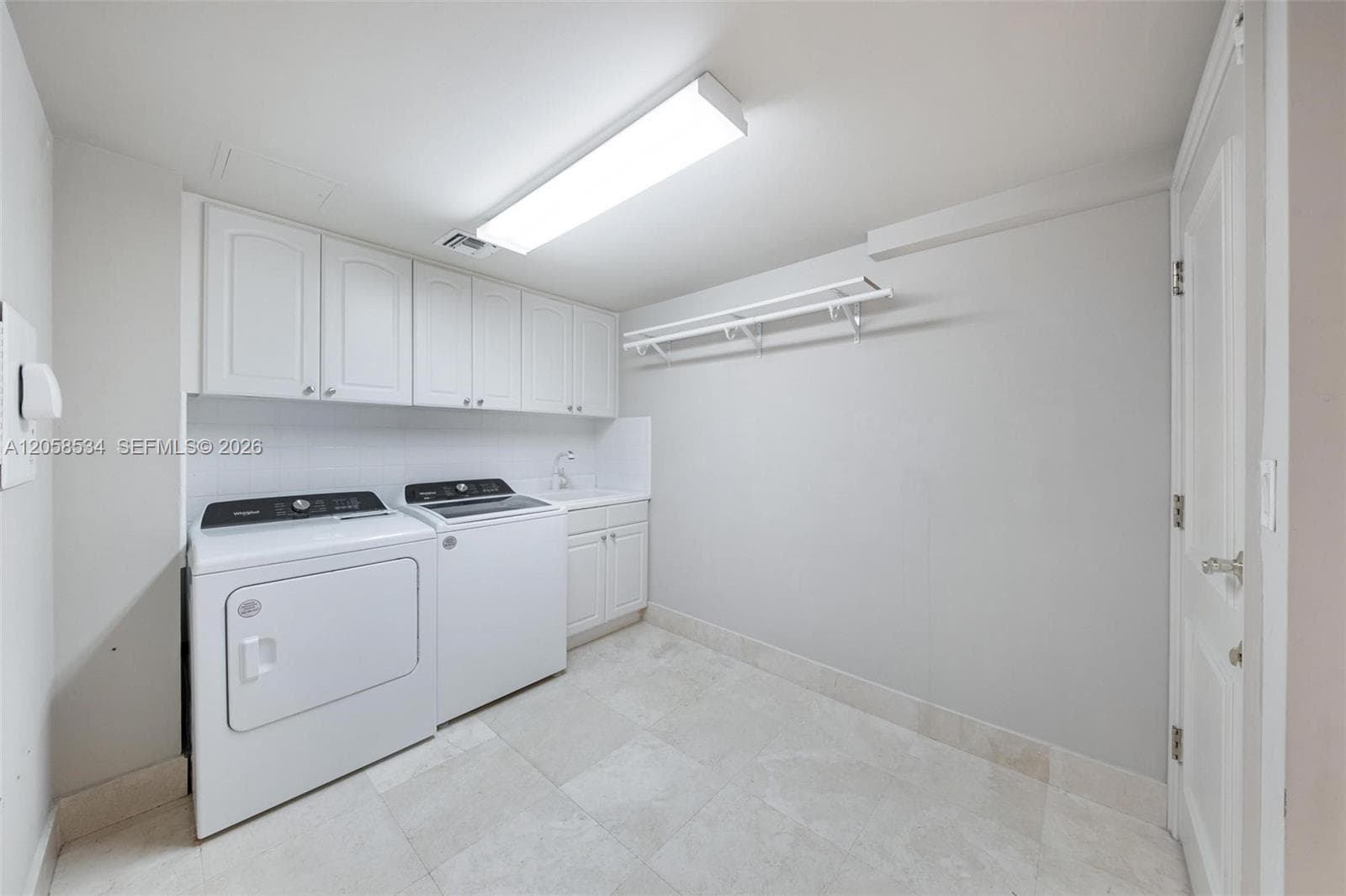 3201 NE 183rd St 2506 photo 20