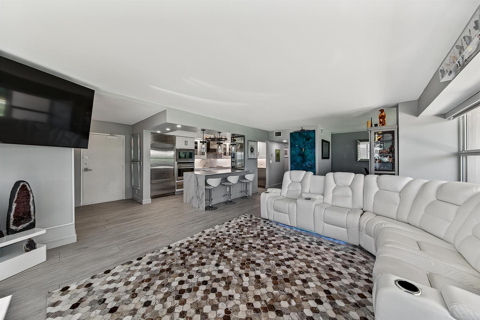 3800 GALT OCEAN Drive 105 photo 11