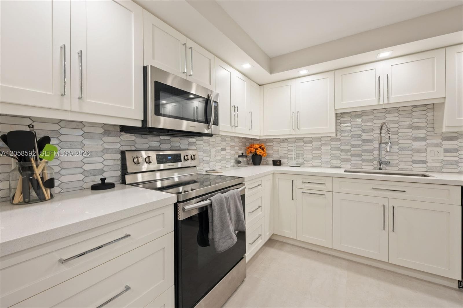 3500 Galt Ocean Dr 803 photo 23