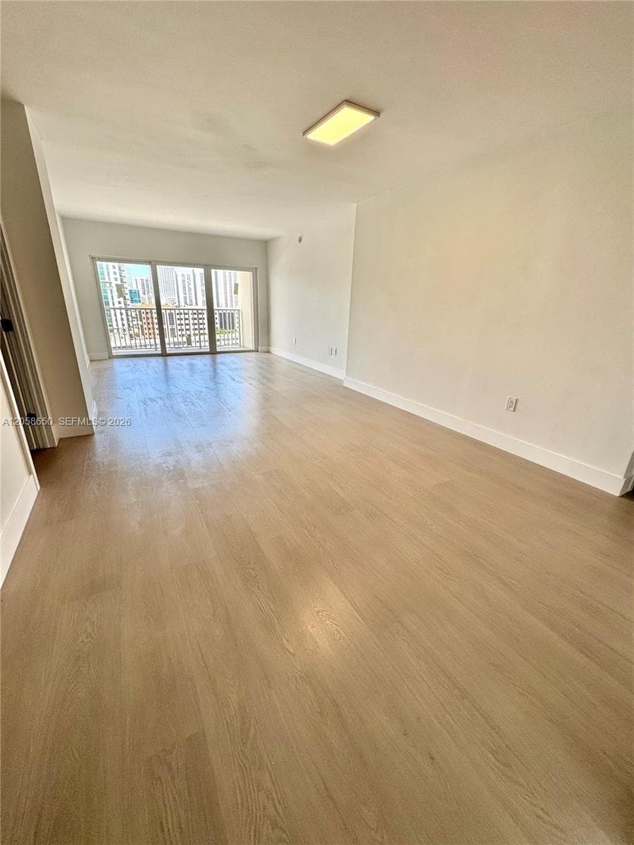 300 Bayview Dr 1201 photo 2