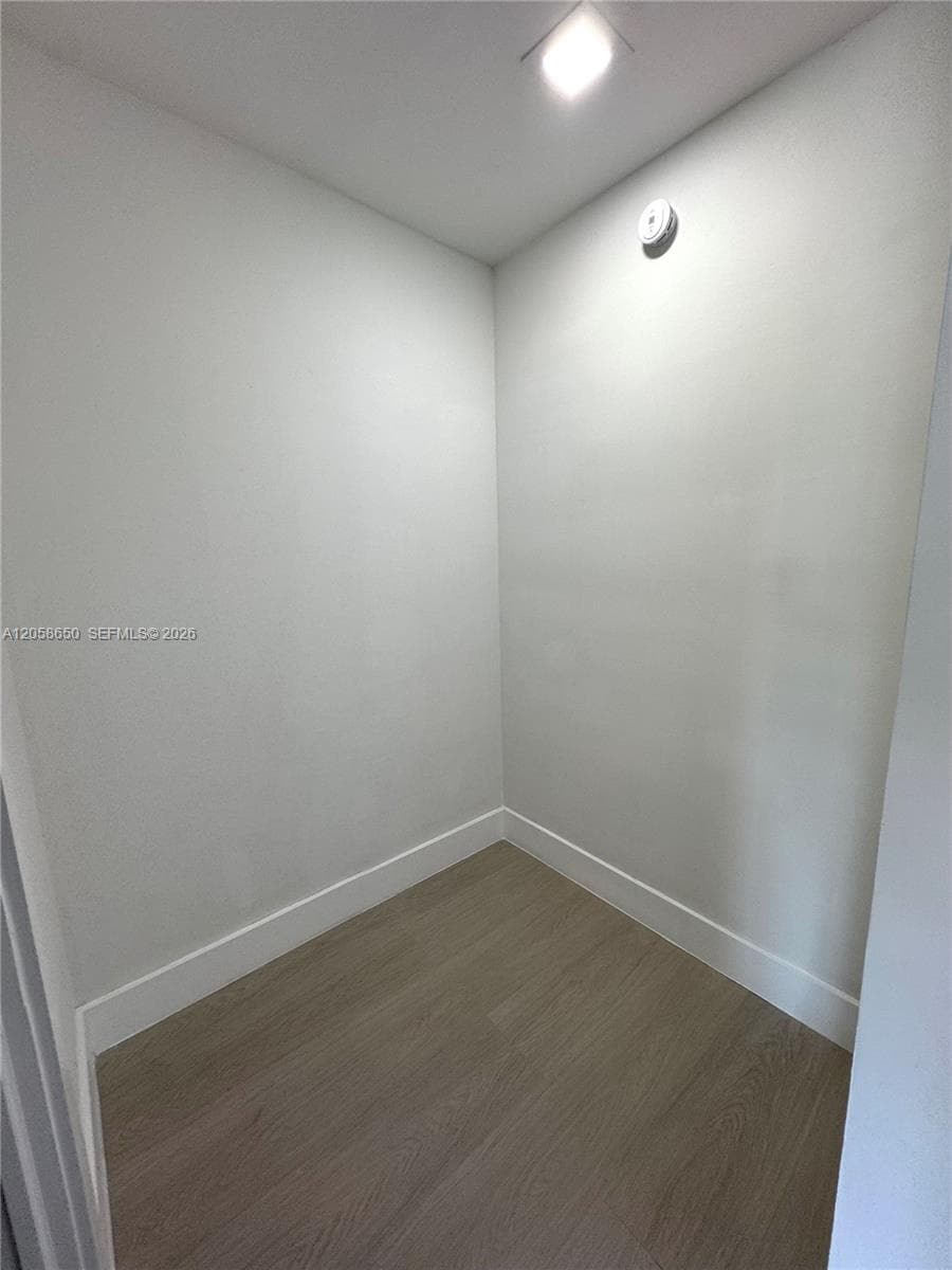 300 Bayview Dr 1201 photo 5