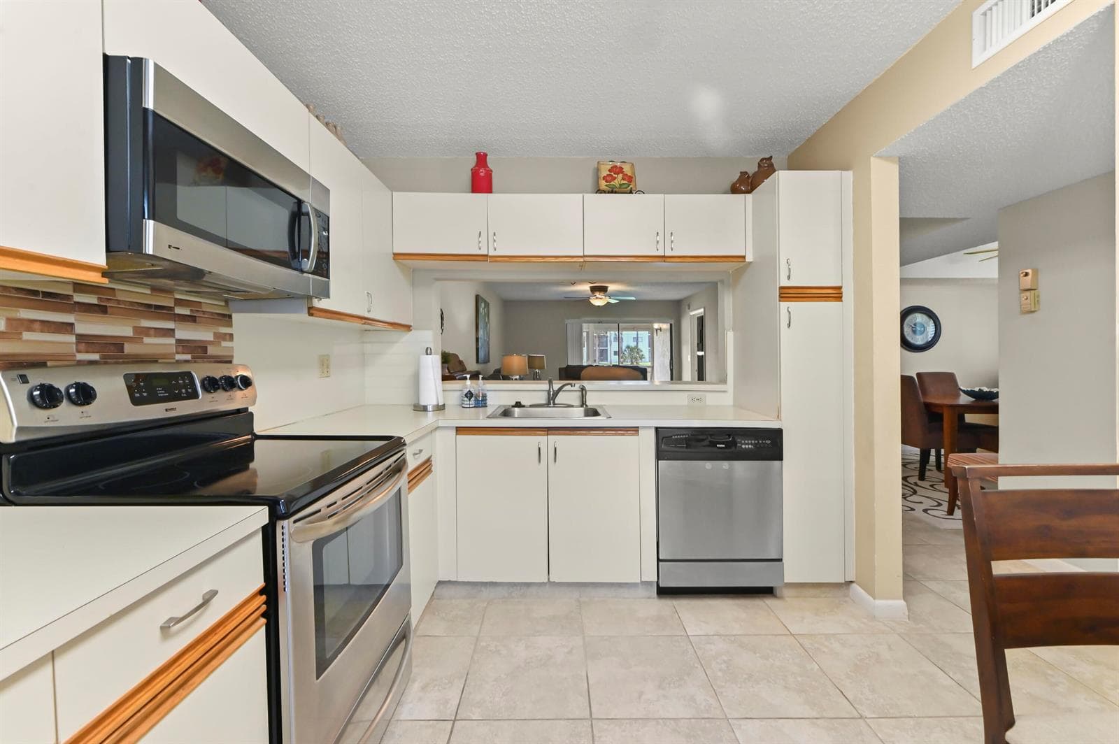 7618 Tahiti Lane 106 photo 6