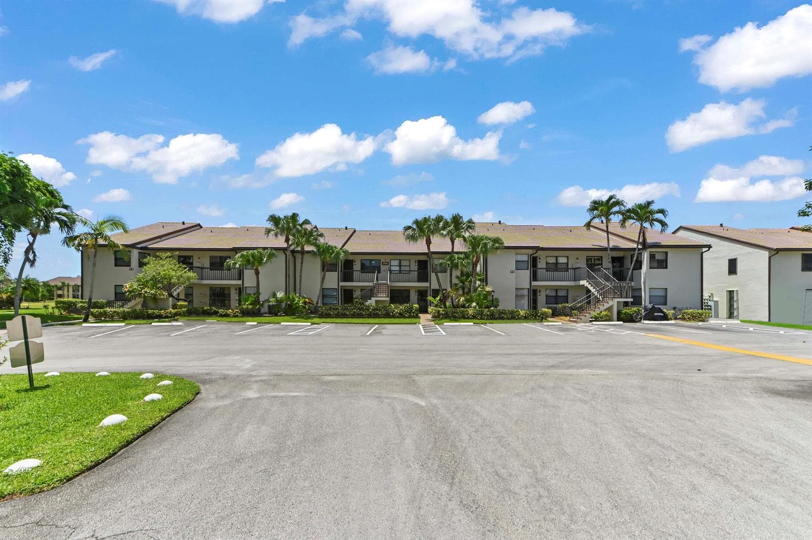 7618 Tahiti Lane 106 photo 25