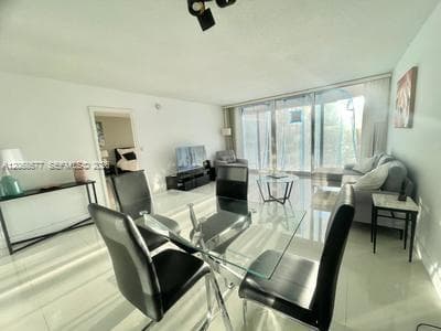 2030 S Ocean Dr 903 photo 3