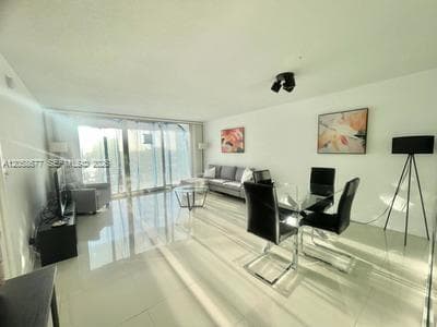 2030 S Ocean Dr 903 photo 1