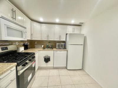 2030 S Ocean Dr 903 photo 5