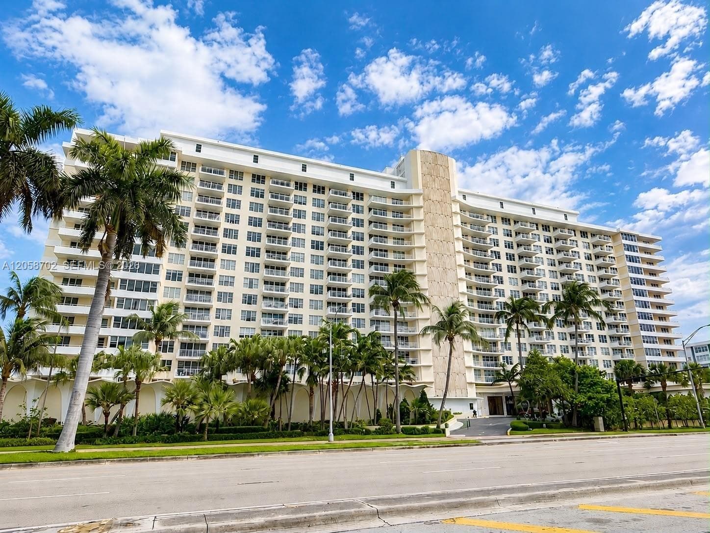 5600 Collins Ave 17U photo 1