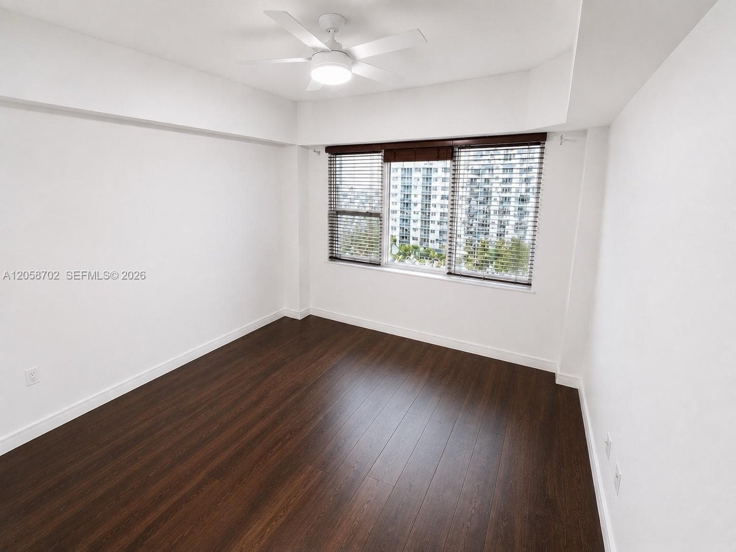 5600 Collins Ave 17U photo 9