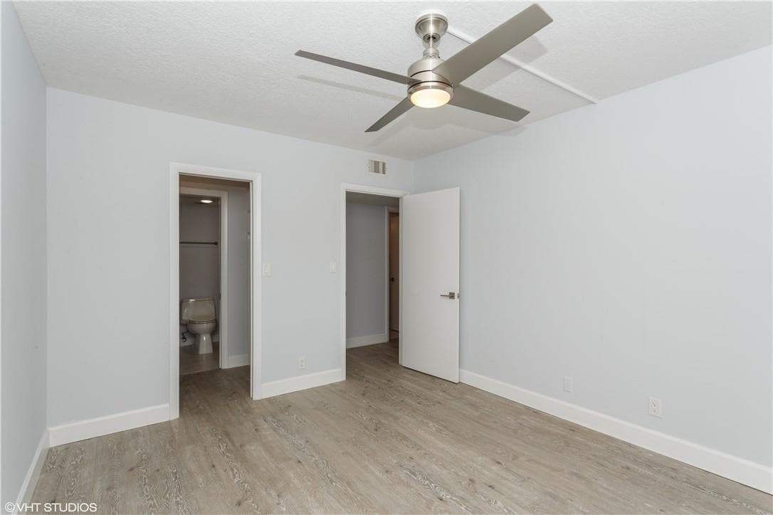 1000 RIVER REACH Drive 123 photo 12