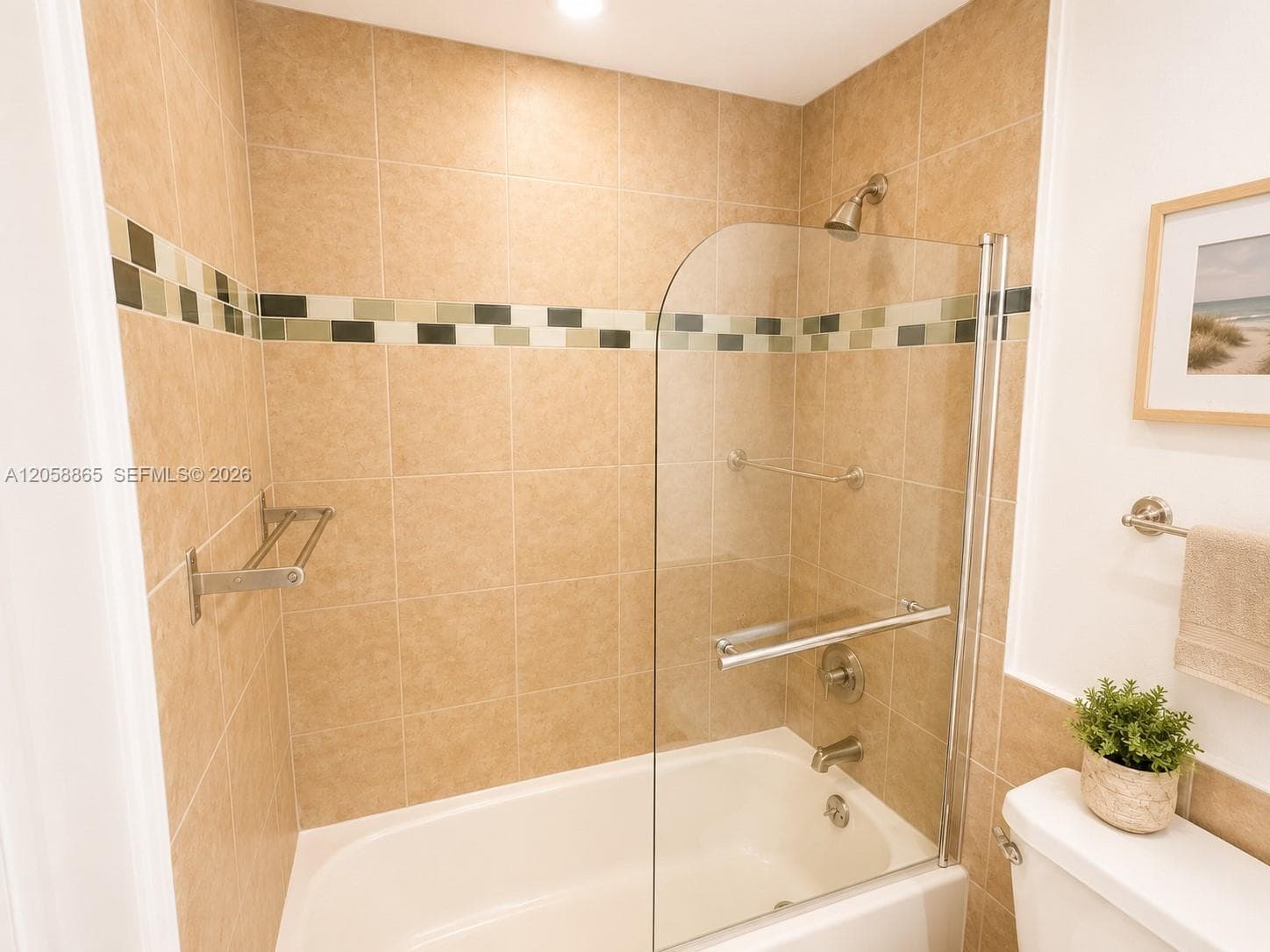 3505 S Ocean Dr 411 photo 6