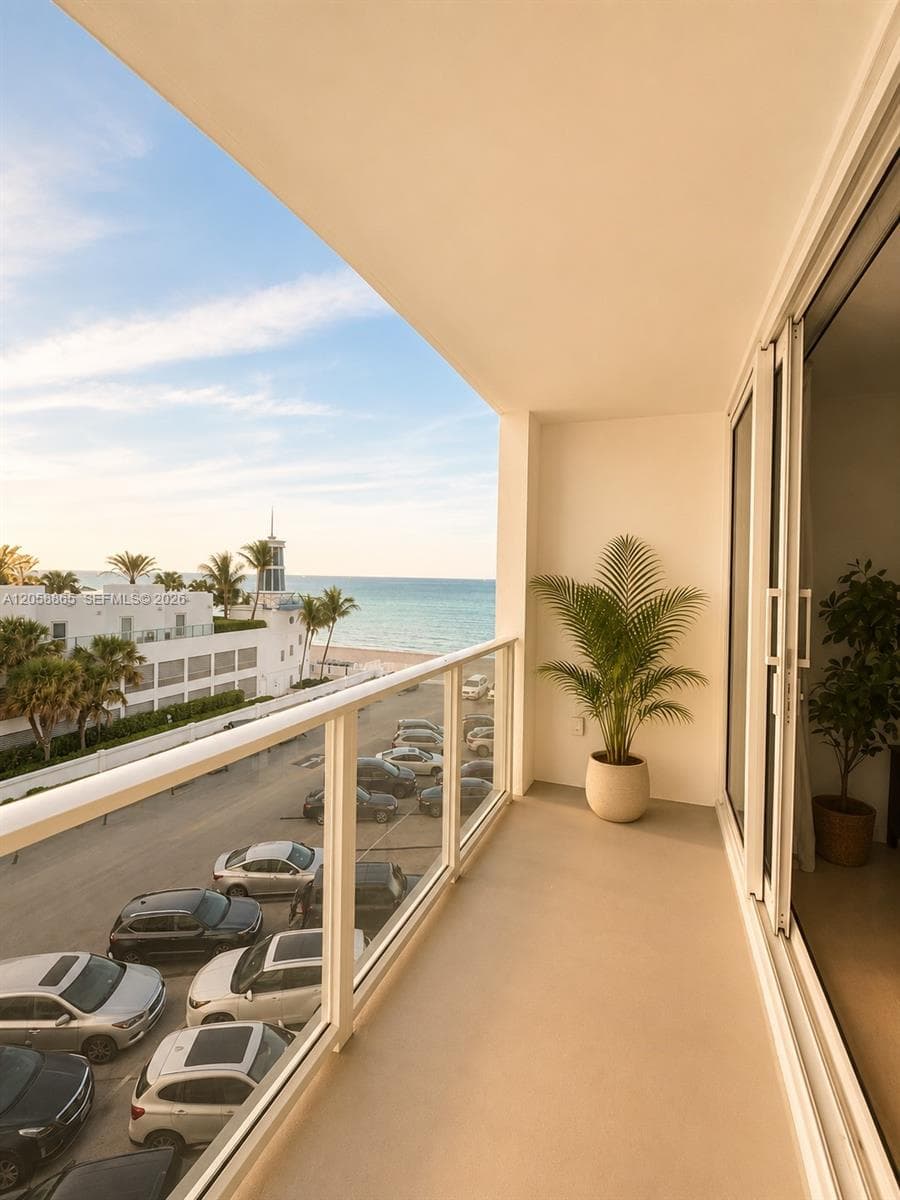 3505 S Ocean Dr 411 photo 12