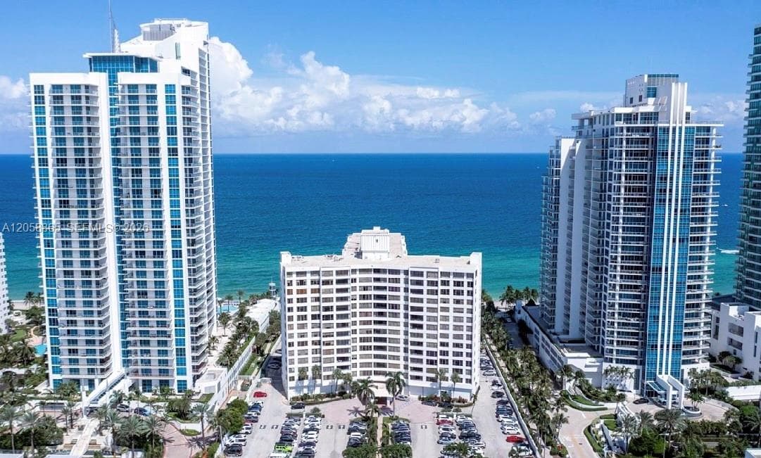 3505 S Ocean Dr 411 photo 15