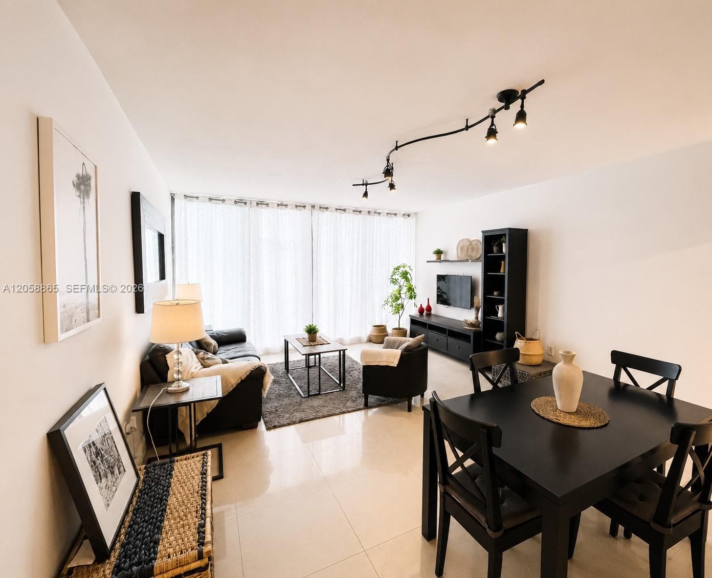 3505 S Ocean Dr 411 photo 4