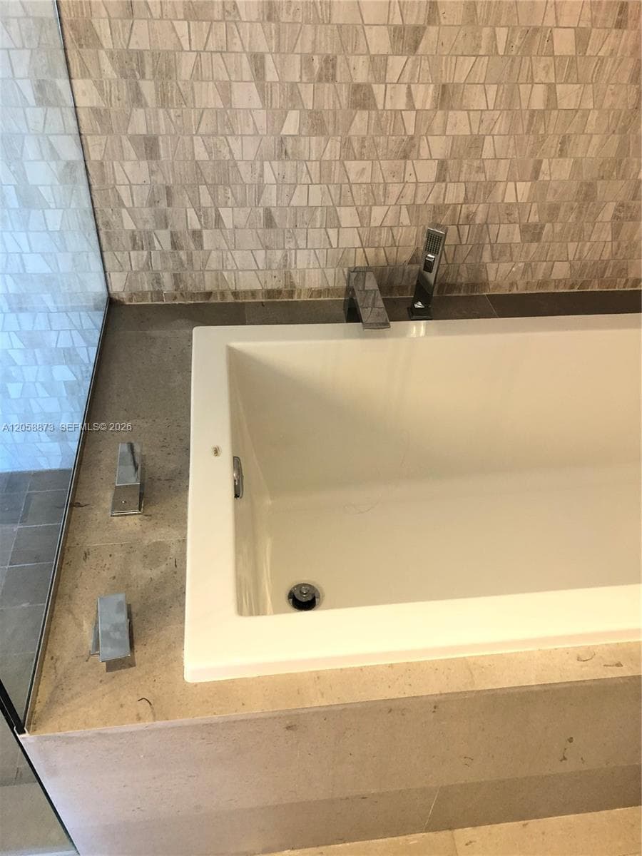 88 SW 7th St 2603 photo 8