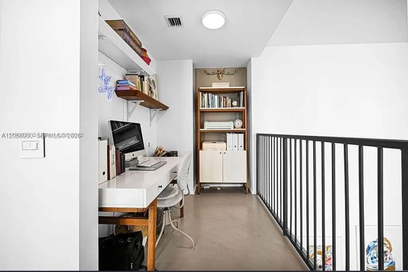 300 S Biscayne Blvd L-1232 photo 13