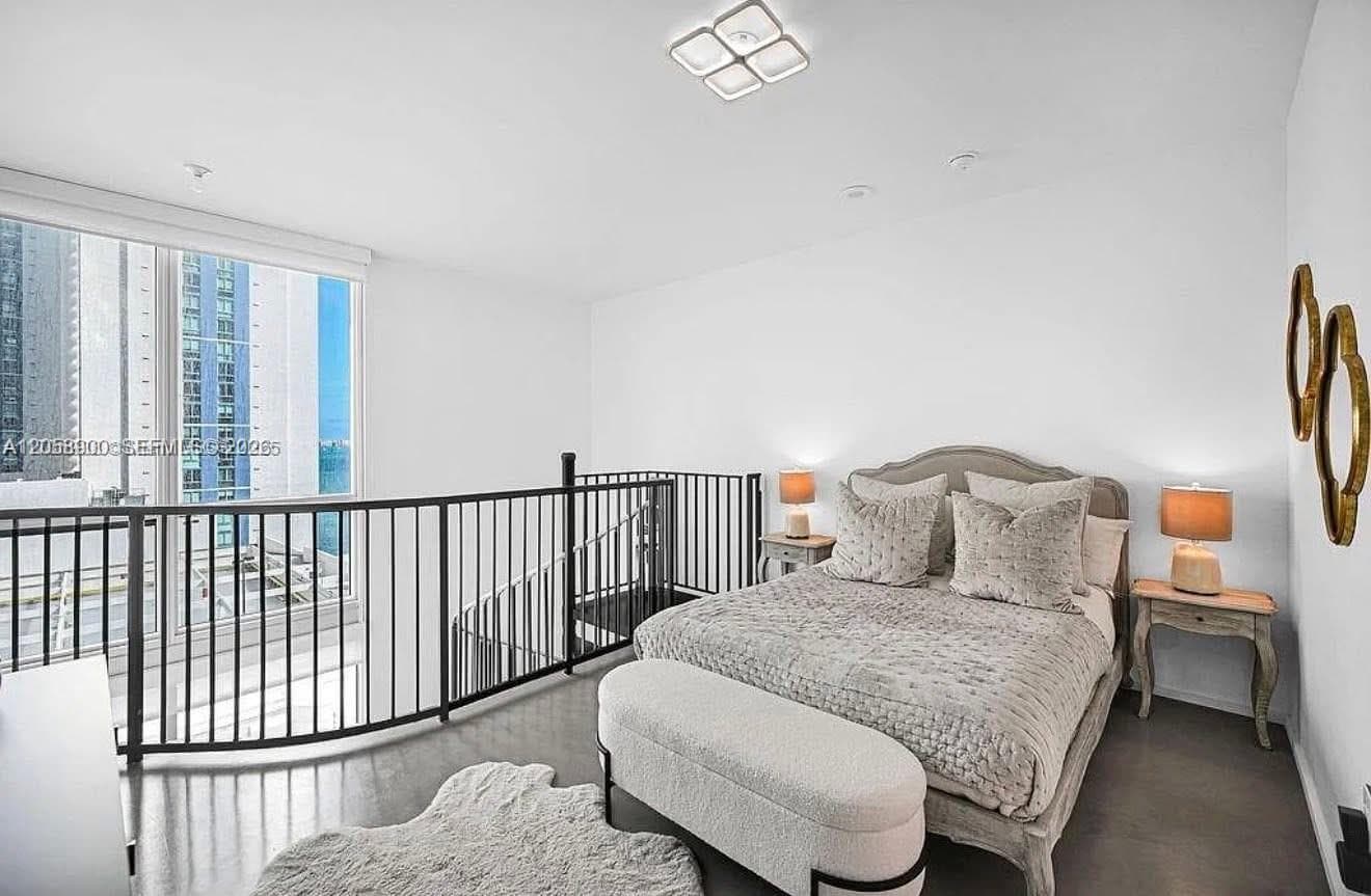 300 S Biscayne Blvd L-1232 photo 12