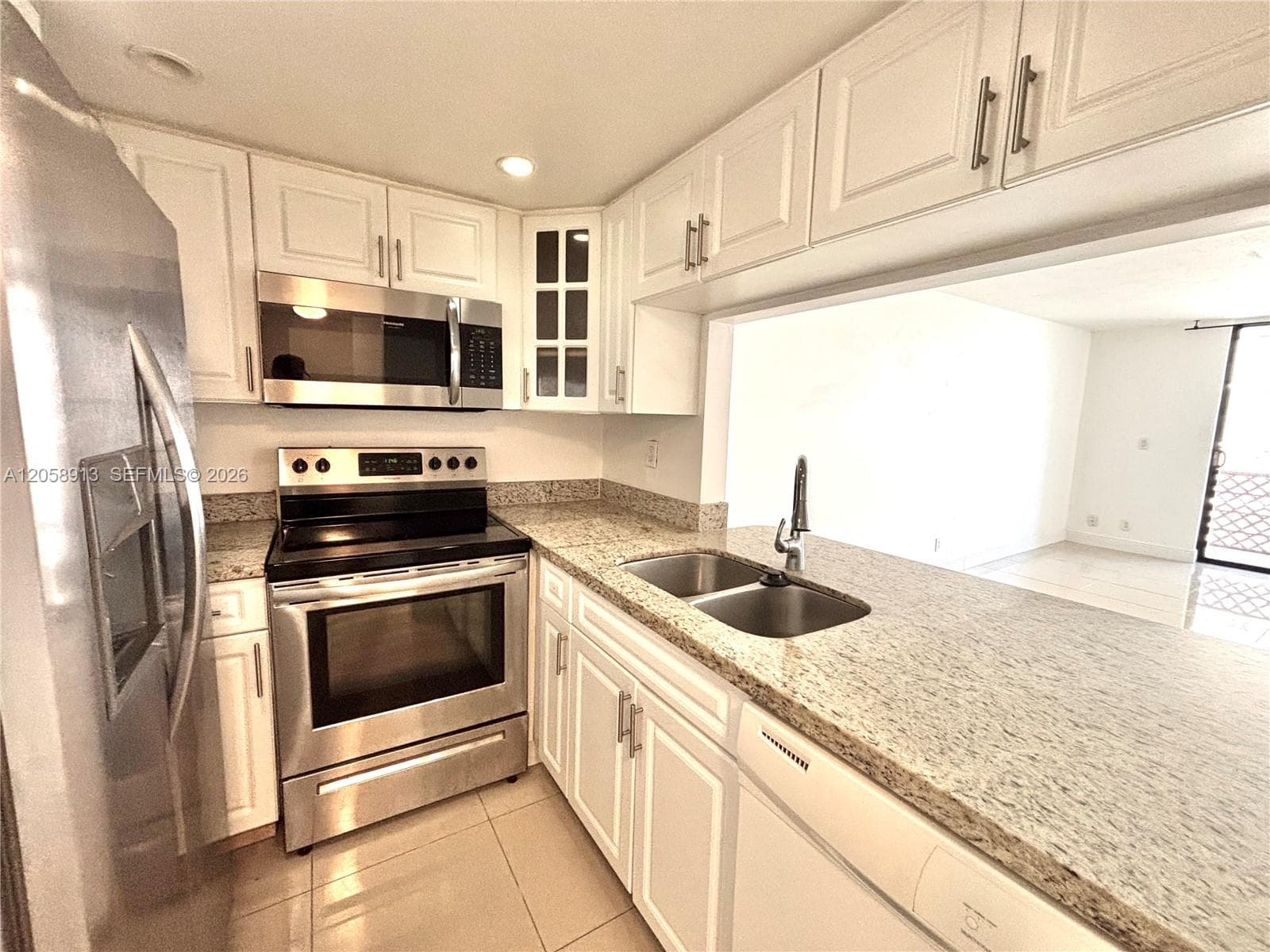 2935 NE 163rd St 5P photo 1