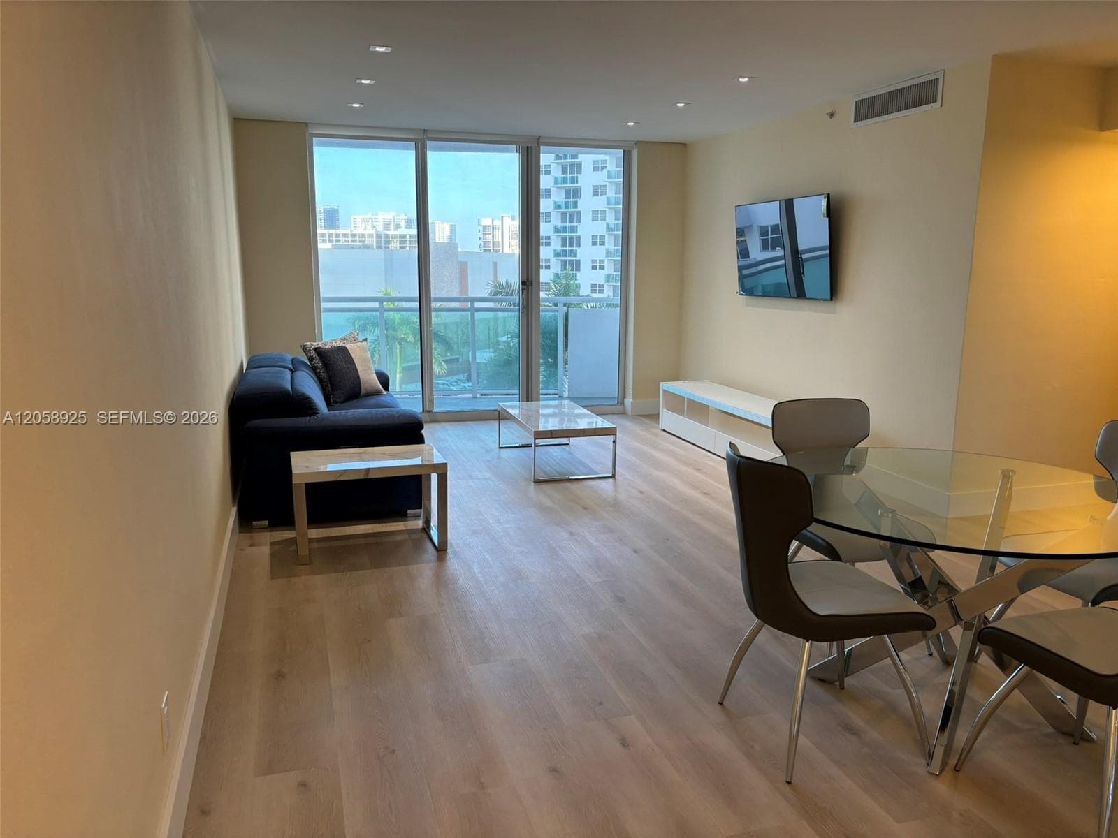 3001 S Ocean Dr 639 photo 4