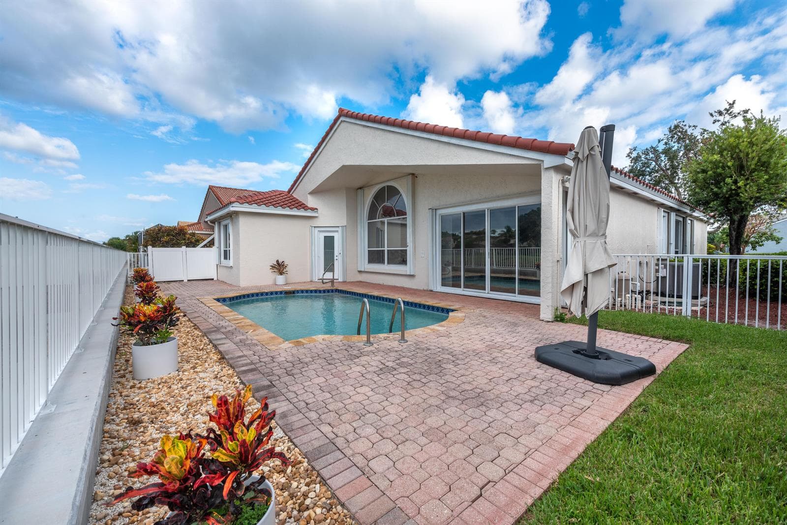 23390 TORRE Circle photo 6