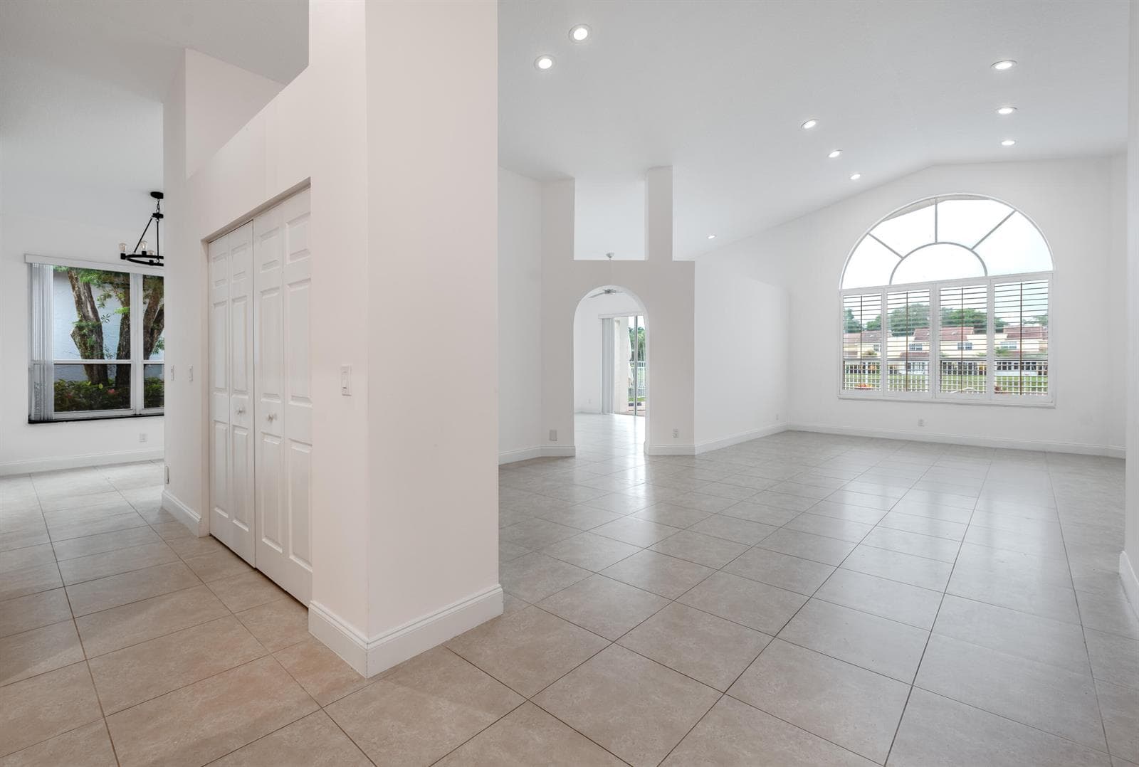 23390 TORRE Circle photo 9