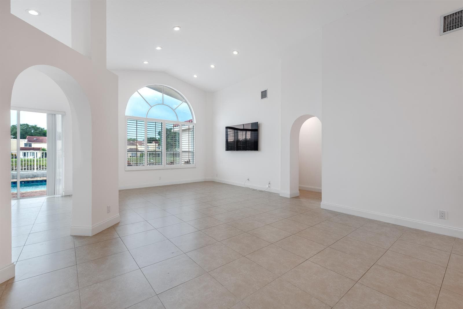 23390 TORRE Circle photo 10