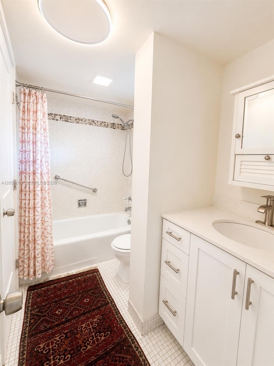 3750 NE 169th St 409 photo 12