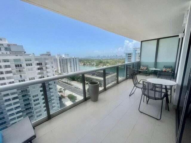 5875 COLLINS Avenue 1606 photo 9