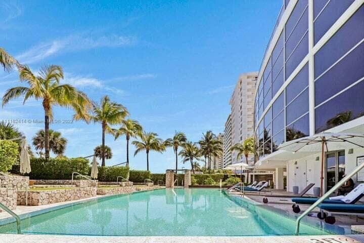 5875 COLLINS Avenue 1606 photo 15