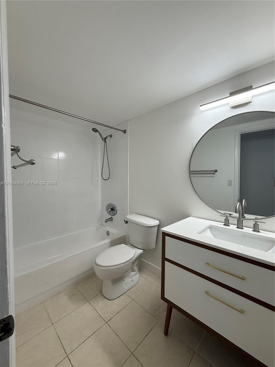 1455 N Treasure Dr 6L photo 12