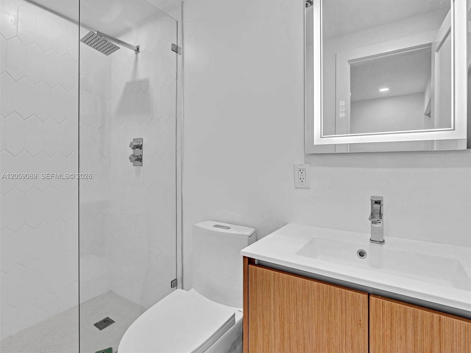 11900 N Bayshore Dr 101 photo 14