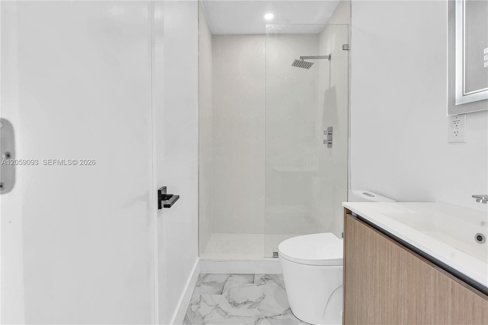 11900 N Bayshore Dr 206 photo 6