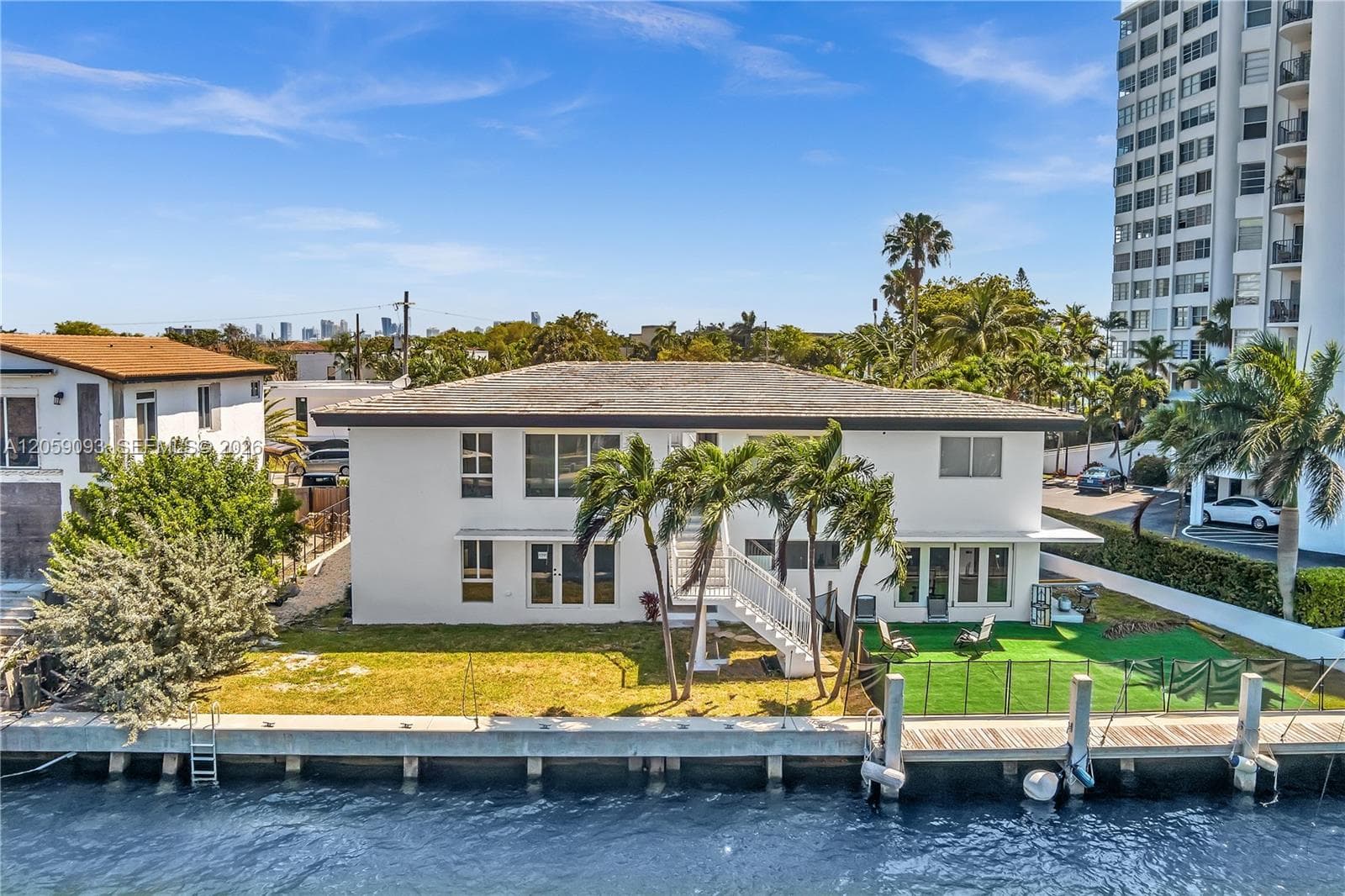 11900 N Bayshore Dr 206 photo 1