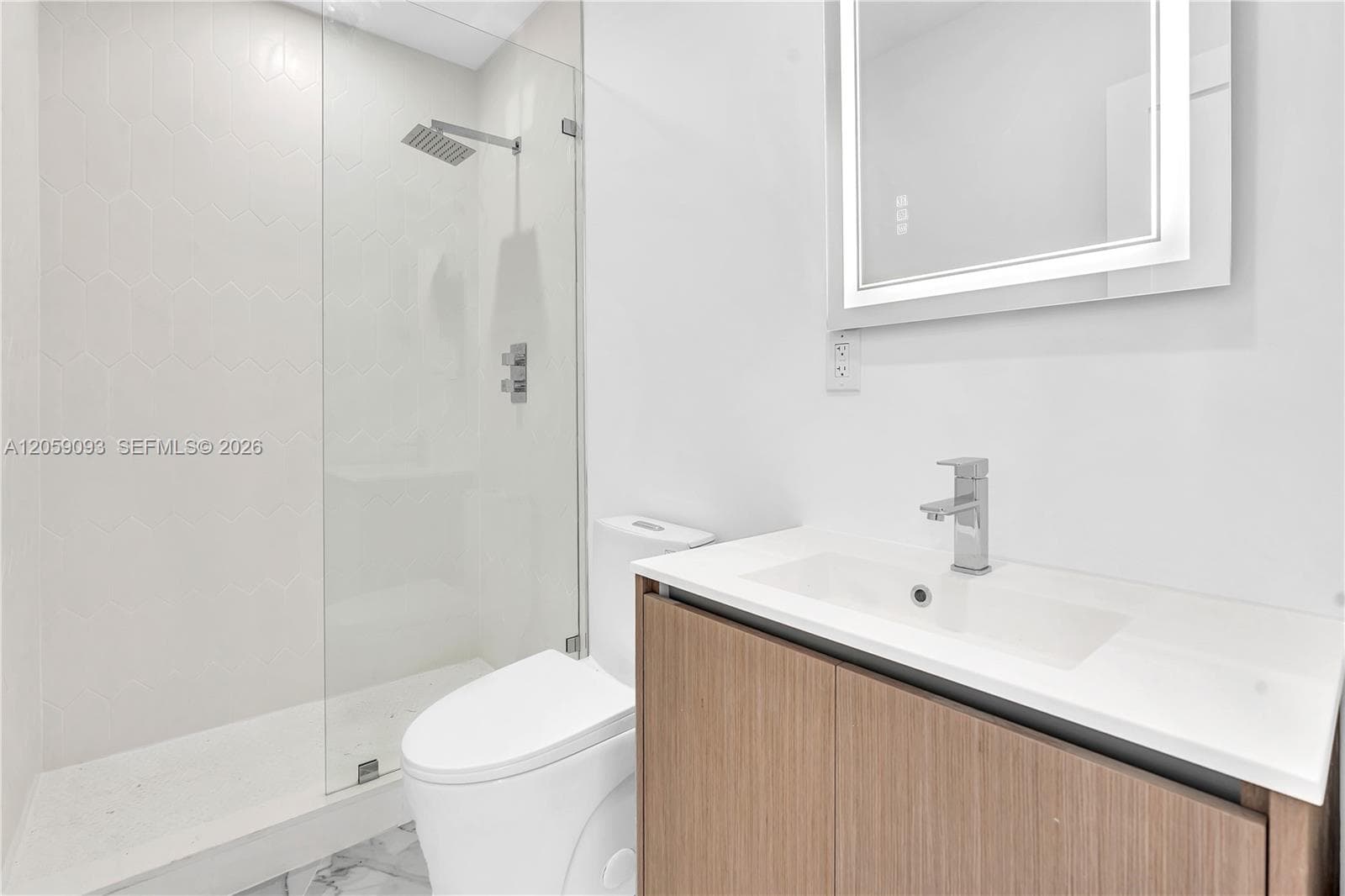 11900 N Bayshore Dr 206 photo 5