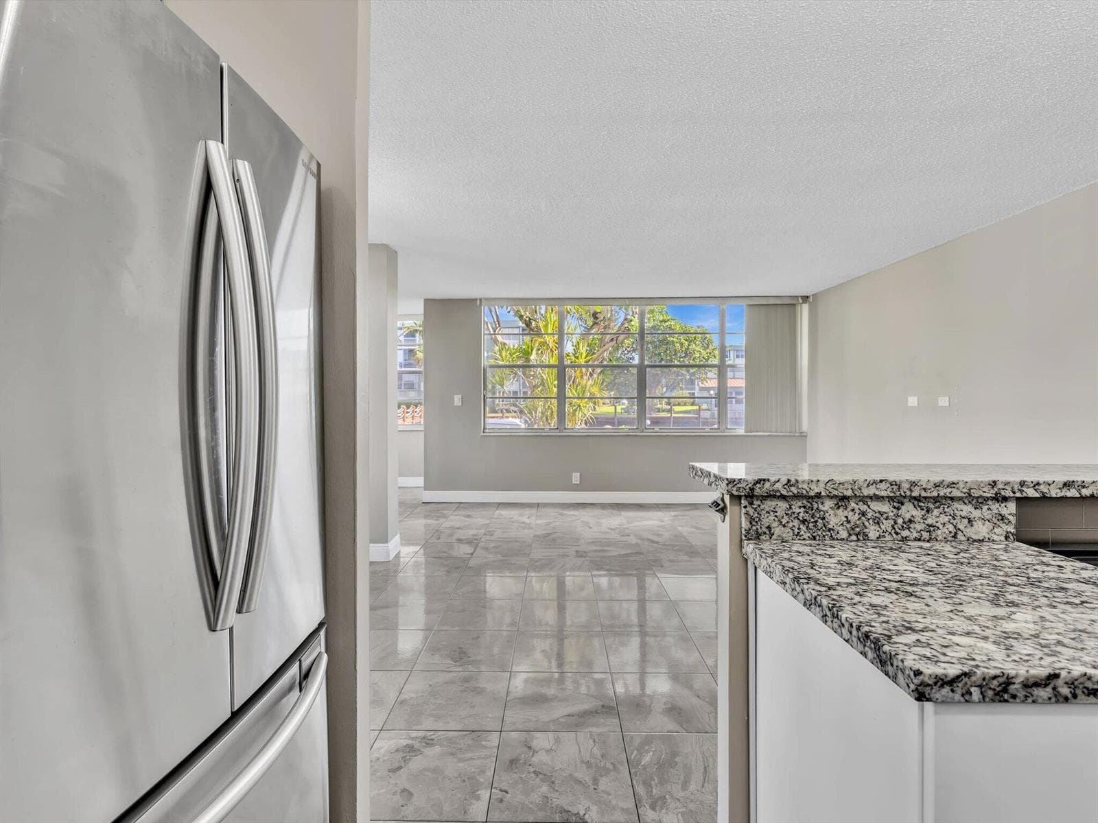 2741 TAFT Street 104 photo 23