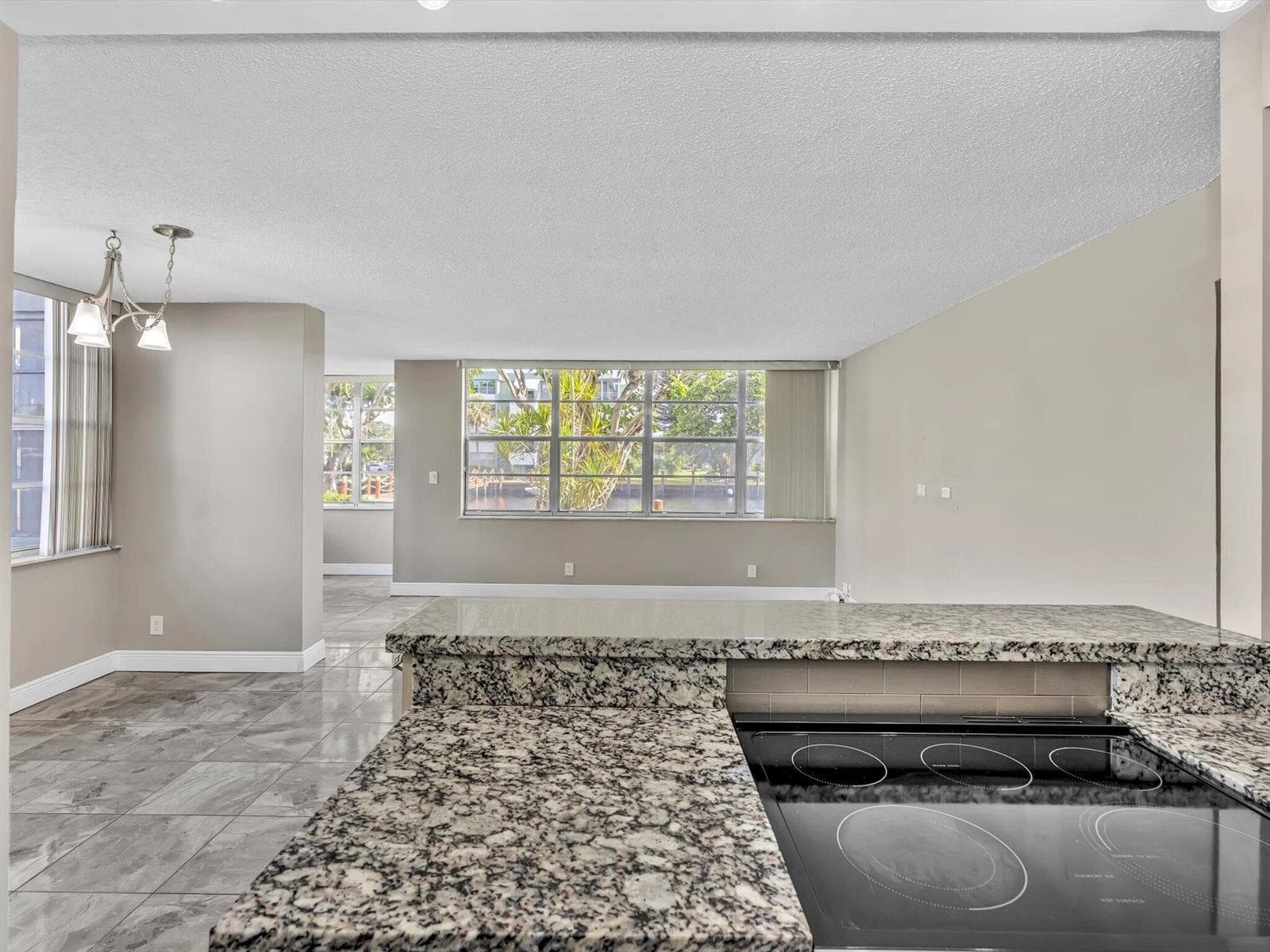 2741 TAFT Street 104 photo 22