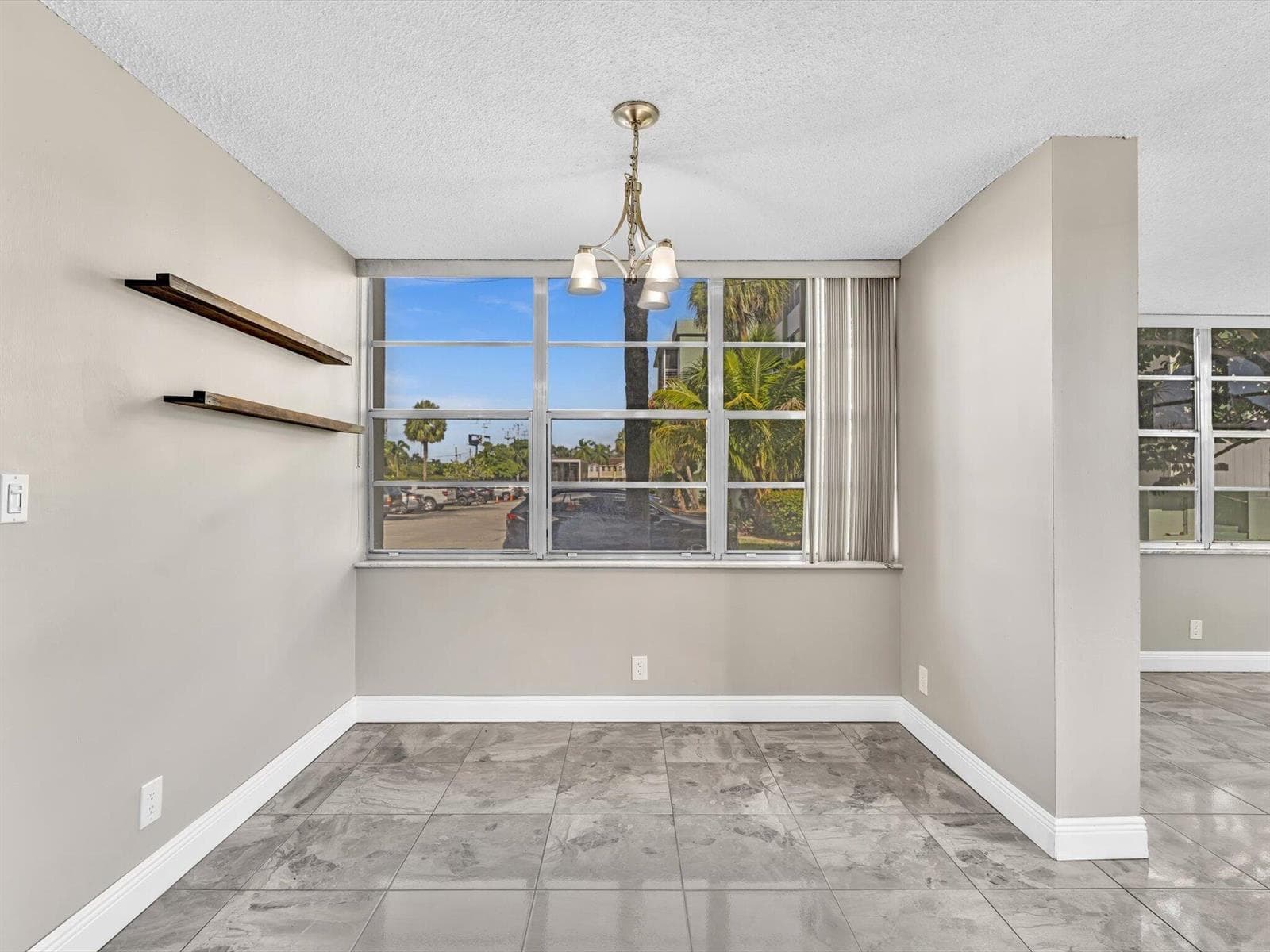 2741 TAFT Street 104 photo 7