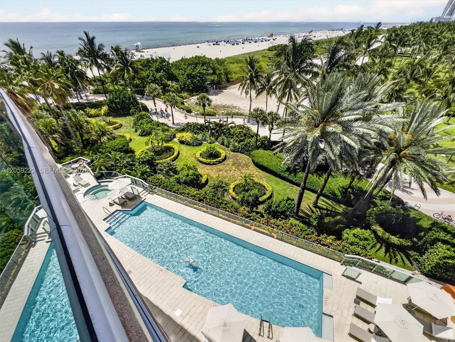 1455 Ocean Dr 704 photo 4