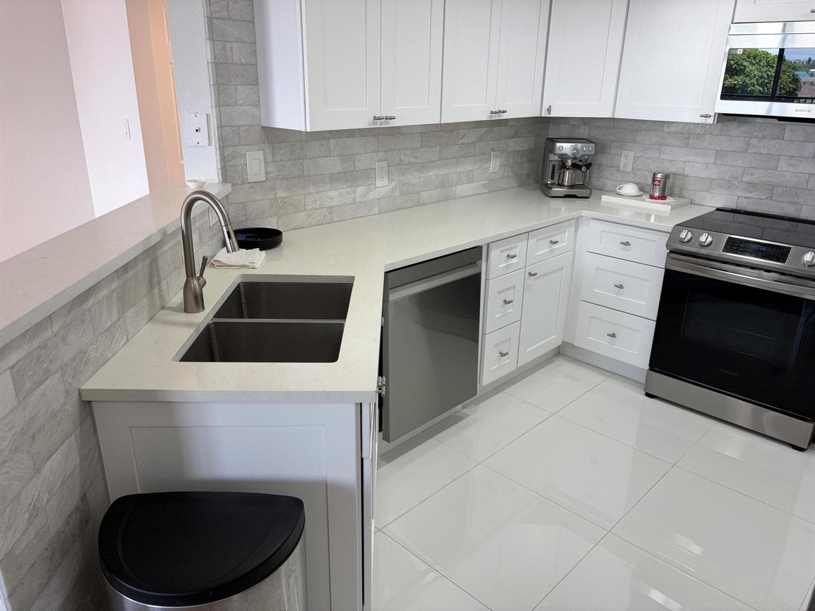 1801 N FLAGLER Drive 824 photo 6